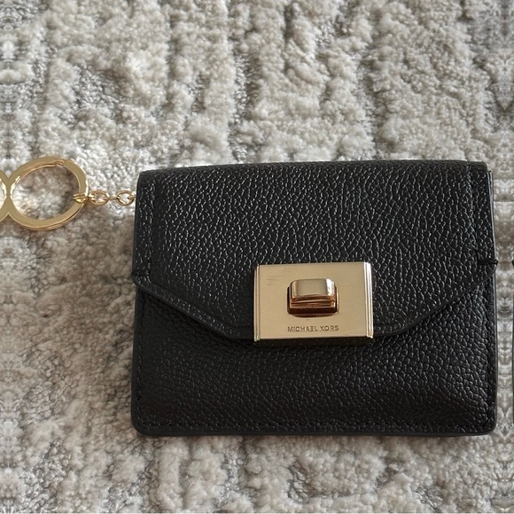 NWOT Michael Kors “Cassie” Key Chain Wallet - Picture 4 of 10